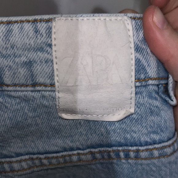 light wash no rips straight jeans! 🌊 - Picture 5 of 5